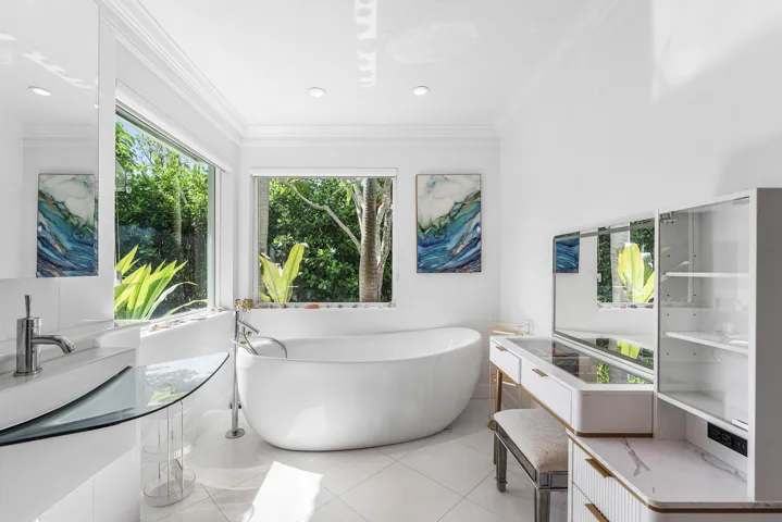 Primary En Suite