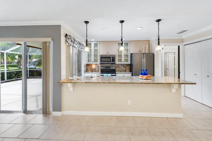 1220 NW Sun Terrace Circle-29