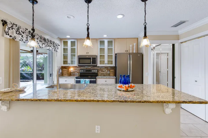 1220 NW Sun Terrace Circle-34