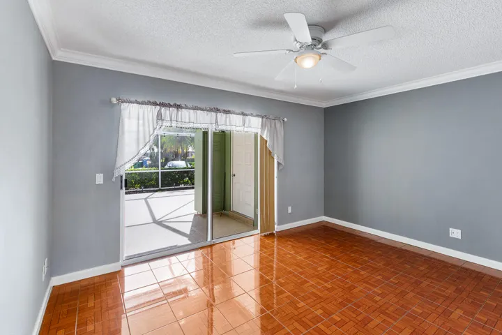 1220 NW Sun Terrace Circle-43
