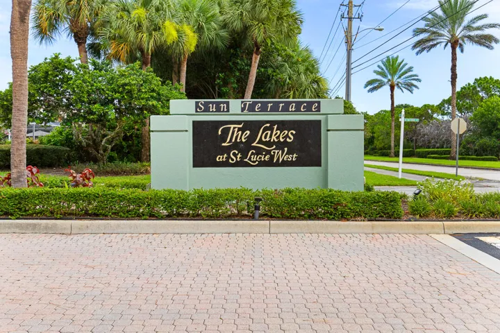 1220 NW Sun Terrace Circle-4