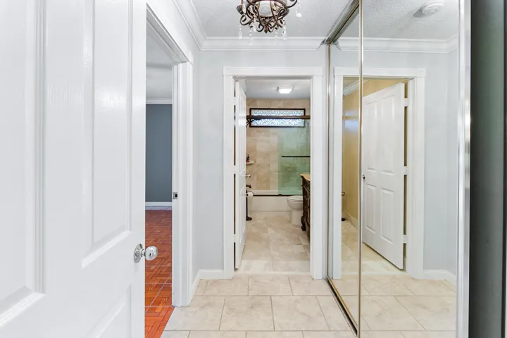 1220 NW Sun Terrace Circle-37
