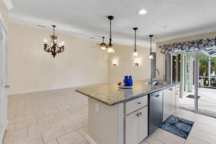 1220 NW Sun Terrace Circle-30