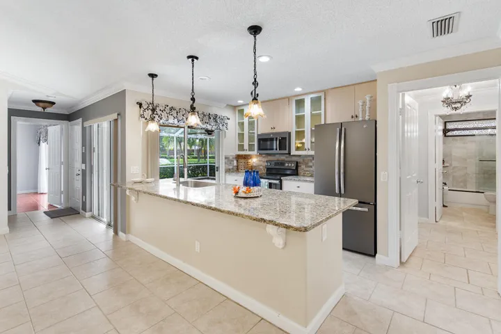 1220 NW Sun Terrace Circle-27