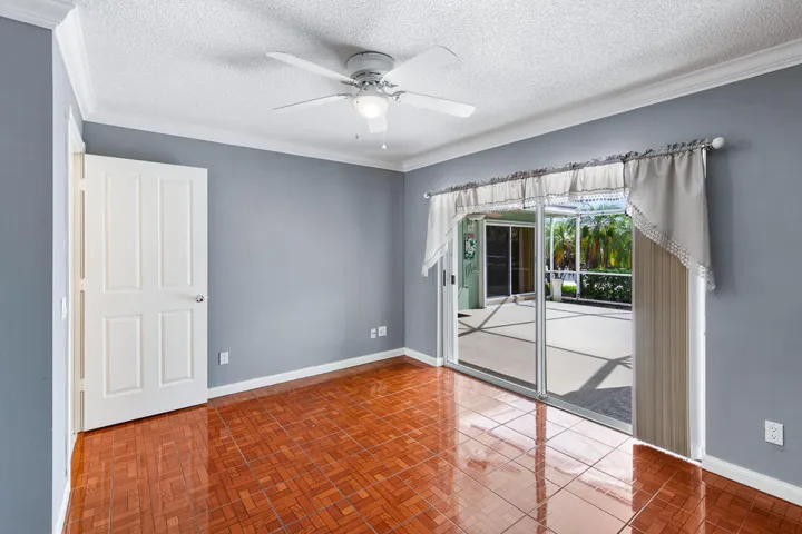 1220 NW Sun Terrace Circle-44
