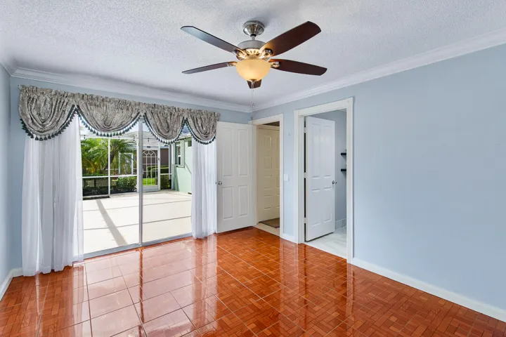 1220 NW Sun Terrace Circle-49