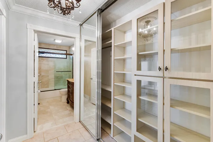 1220 NW Sun Terrace Circle-39