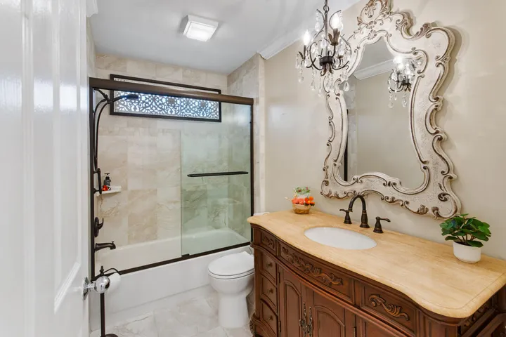 1220 NW Sun Terrace Circle-41