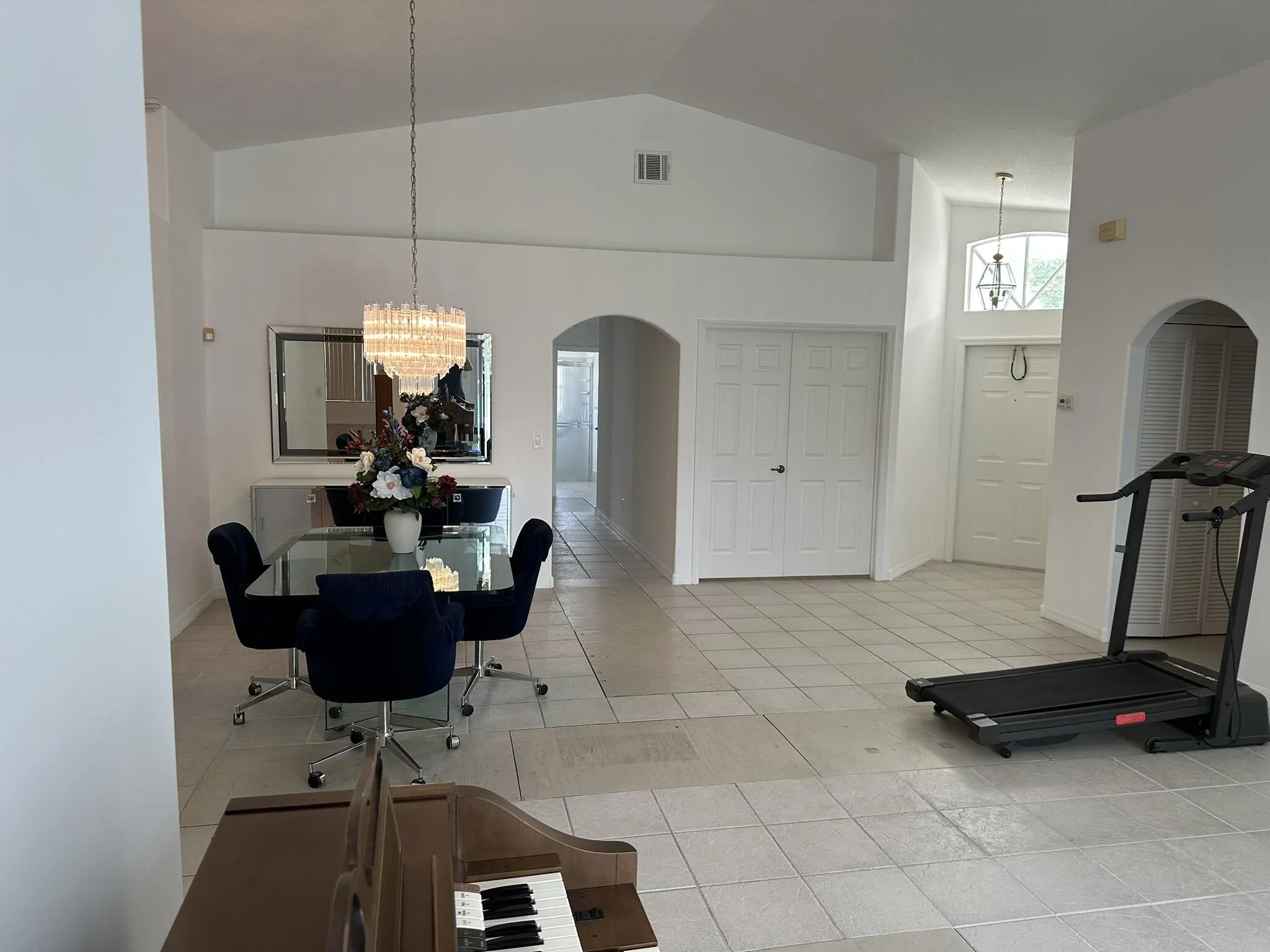 Mogel kitchen 2