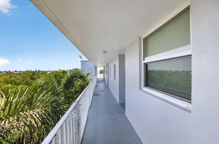 Exterior walkway