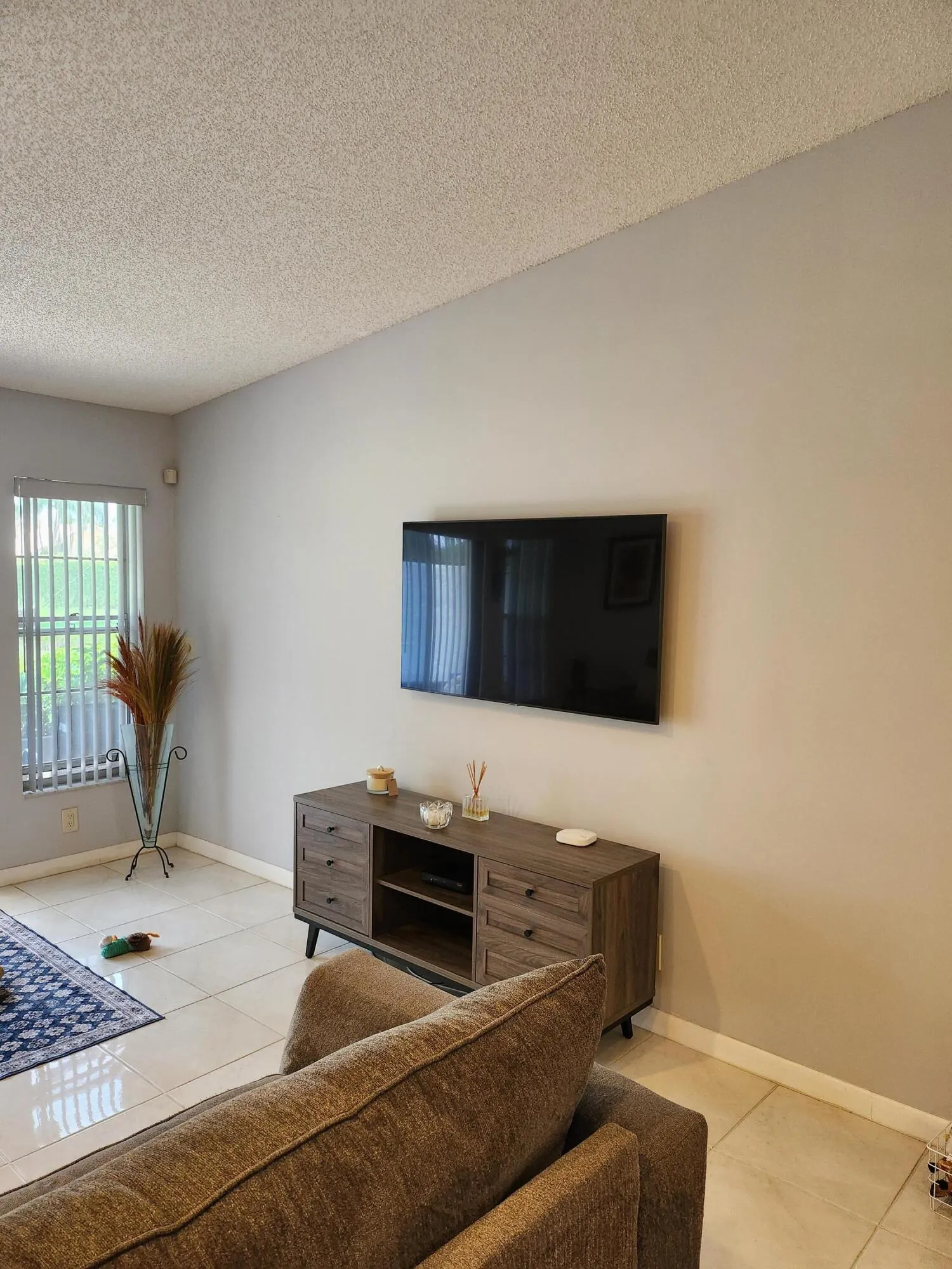 8951 SUNNYWOOD PL Boca living room2
