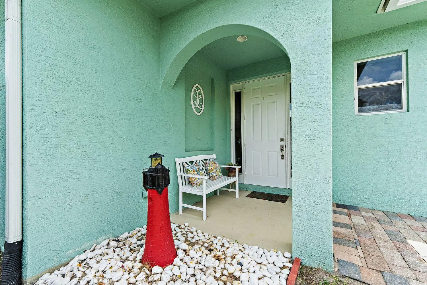 covered sitting area
