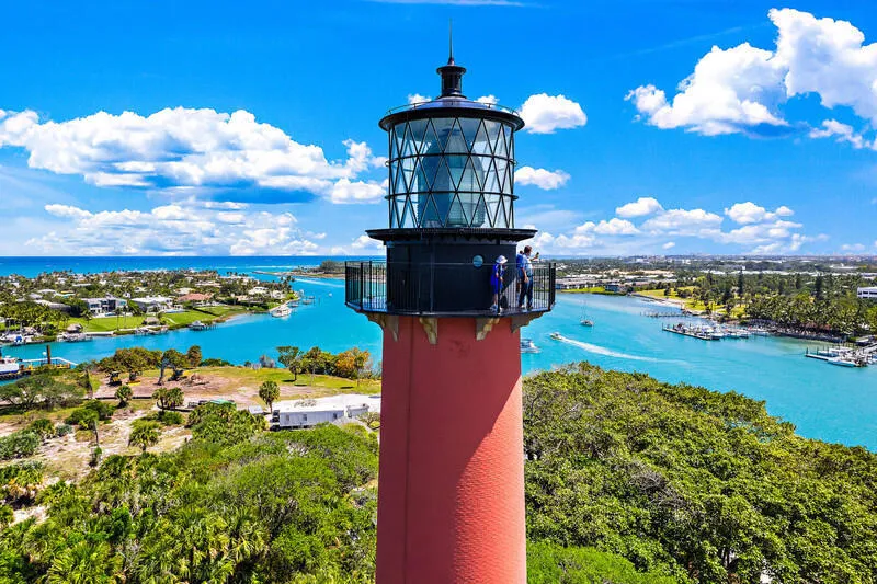 6 miles to Iconic Jupiter Lighthouse