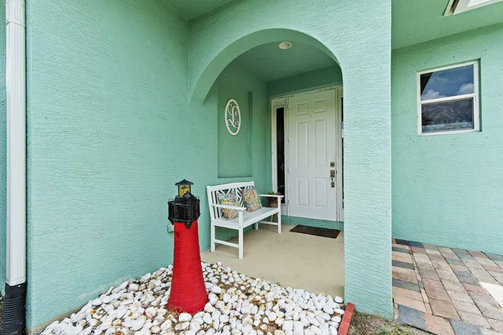 covered sitting area