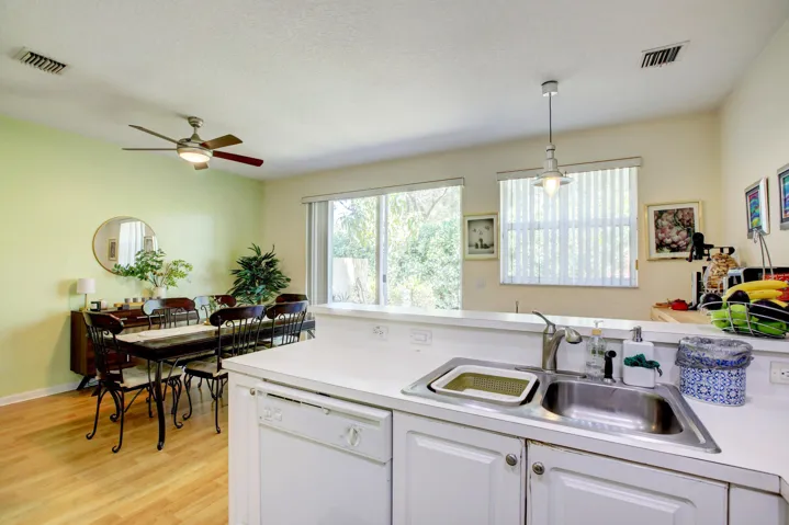 11705 nw 47th dr coral springs13