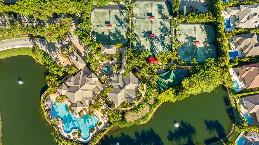 Hawks Landing Clubhouse and pool