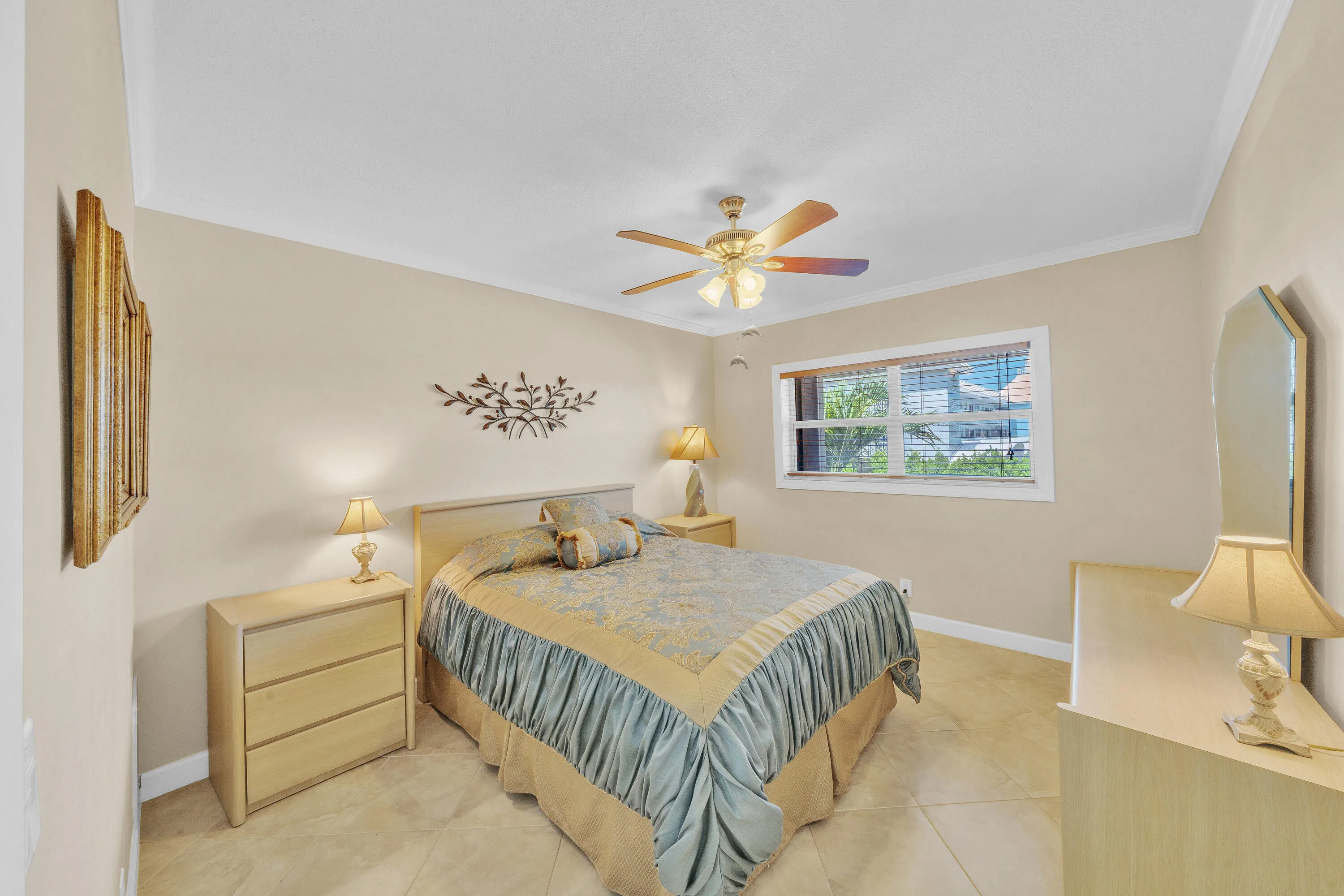 9 Guest Bedroom (1)