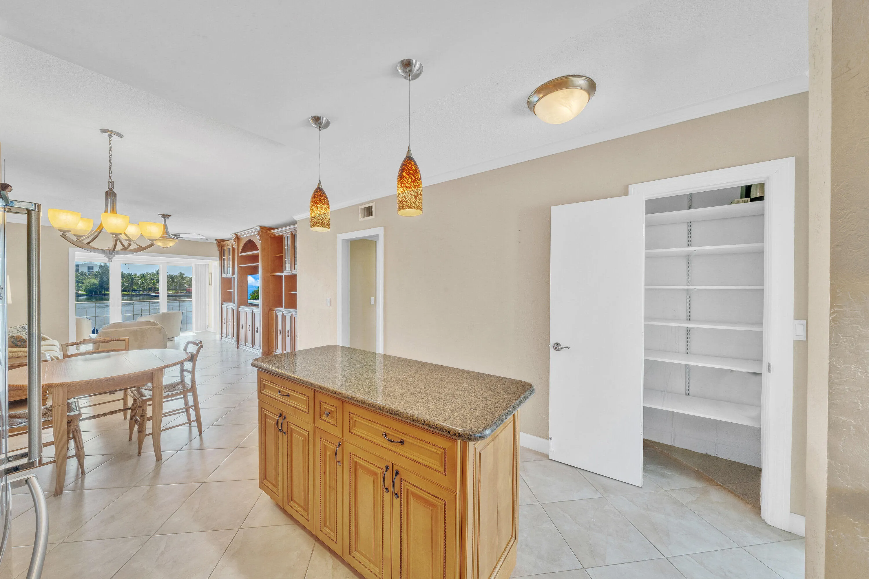 6 Kitchen (6)