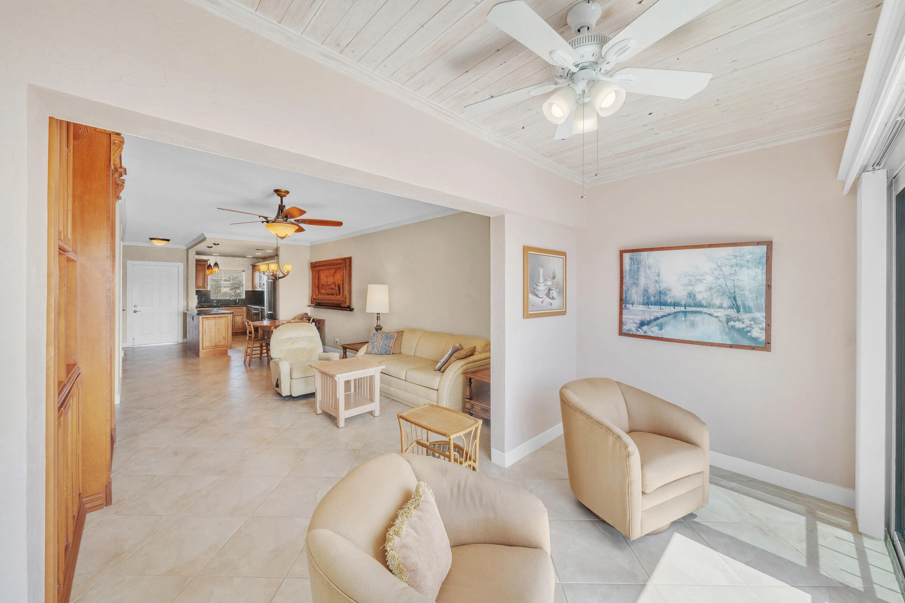 23 Living Area​​‌​​​​‌​​‌‌​‌‌​​​‌‌​‌​‌​‌​​​‌​​ (1)