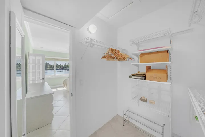 Walk in closet