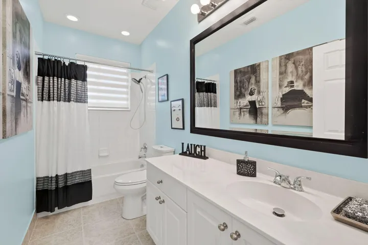 Guest Bathroom 3