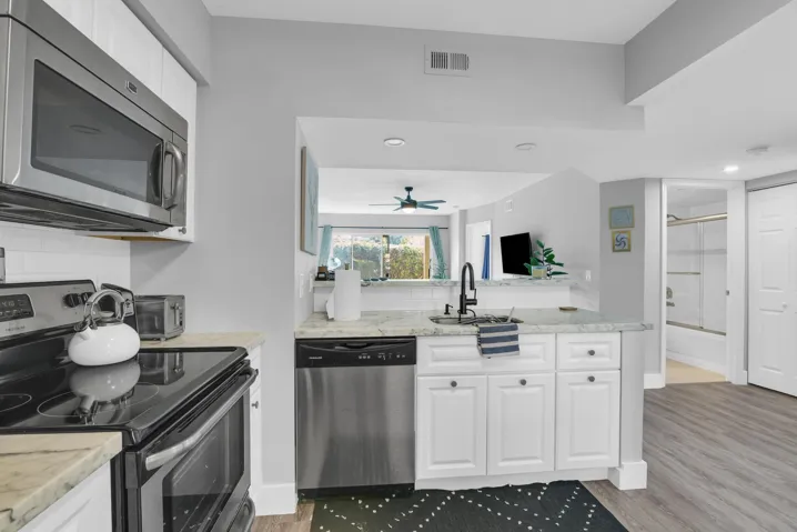 1030 Lake Shore Dr 103 West Palm Beach -