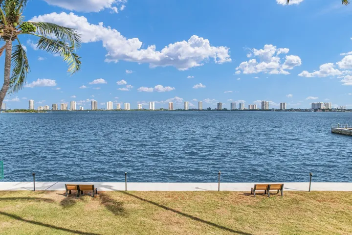1030 Lake Shore Dr 103 West Palm Beach -