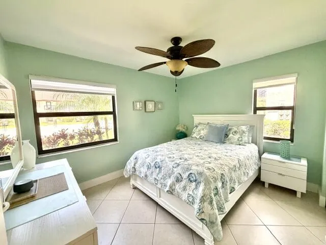 Good size guest room