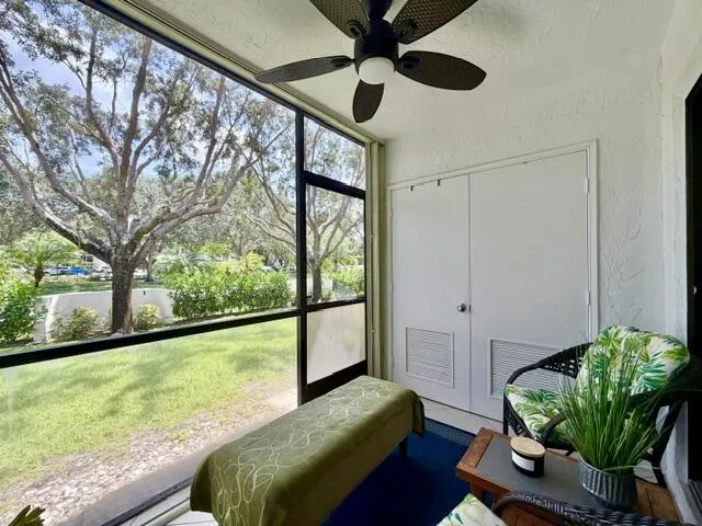 Screened patio!