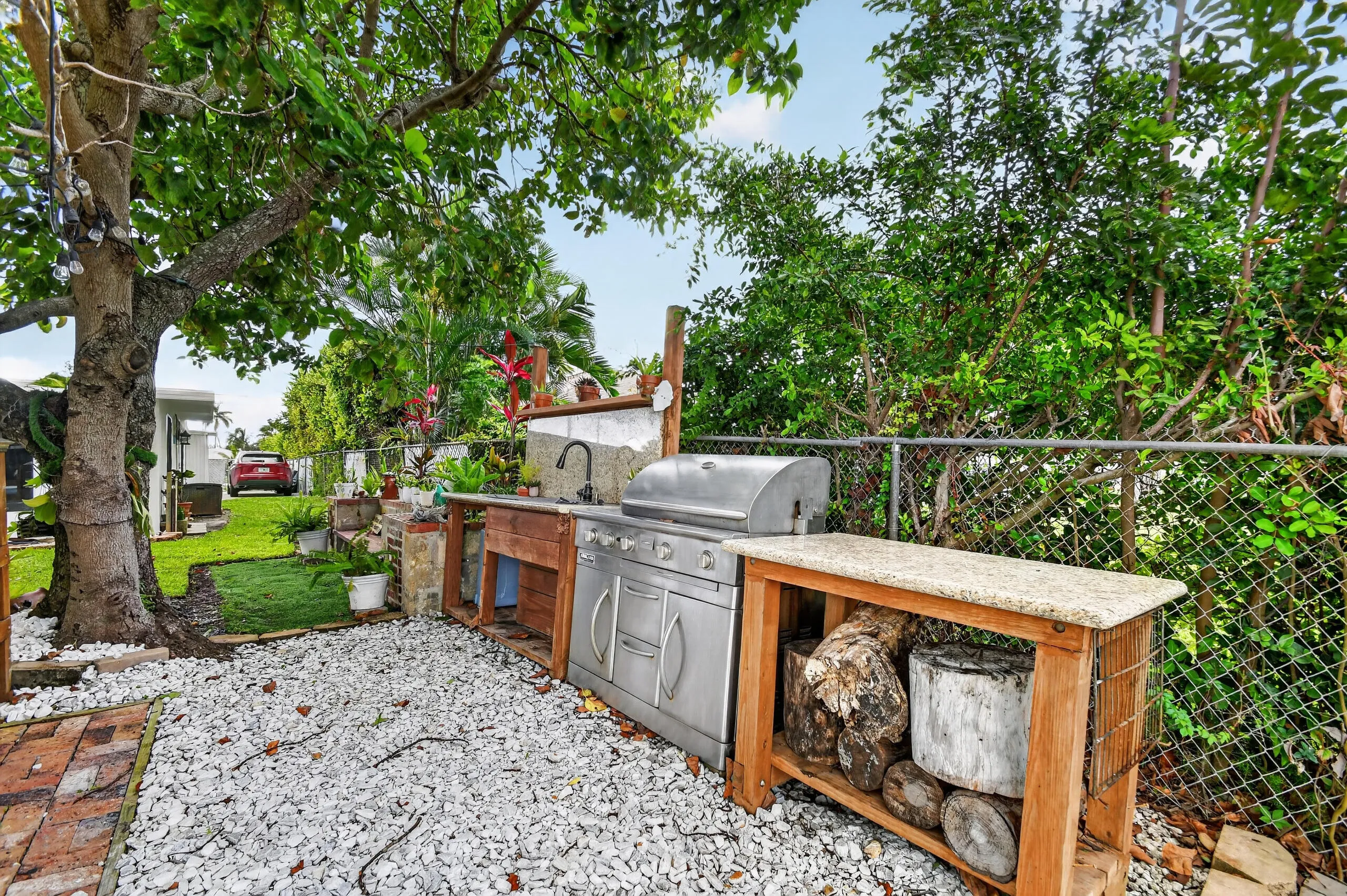 grill area