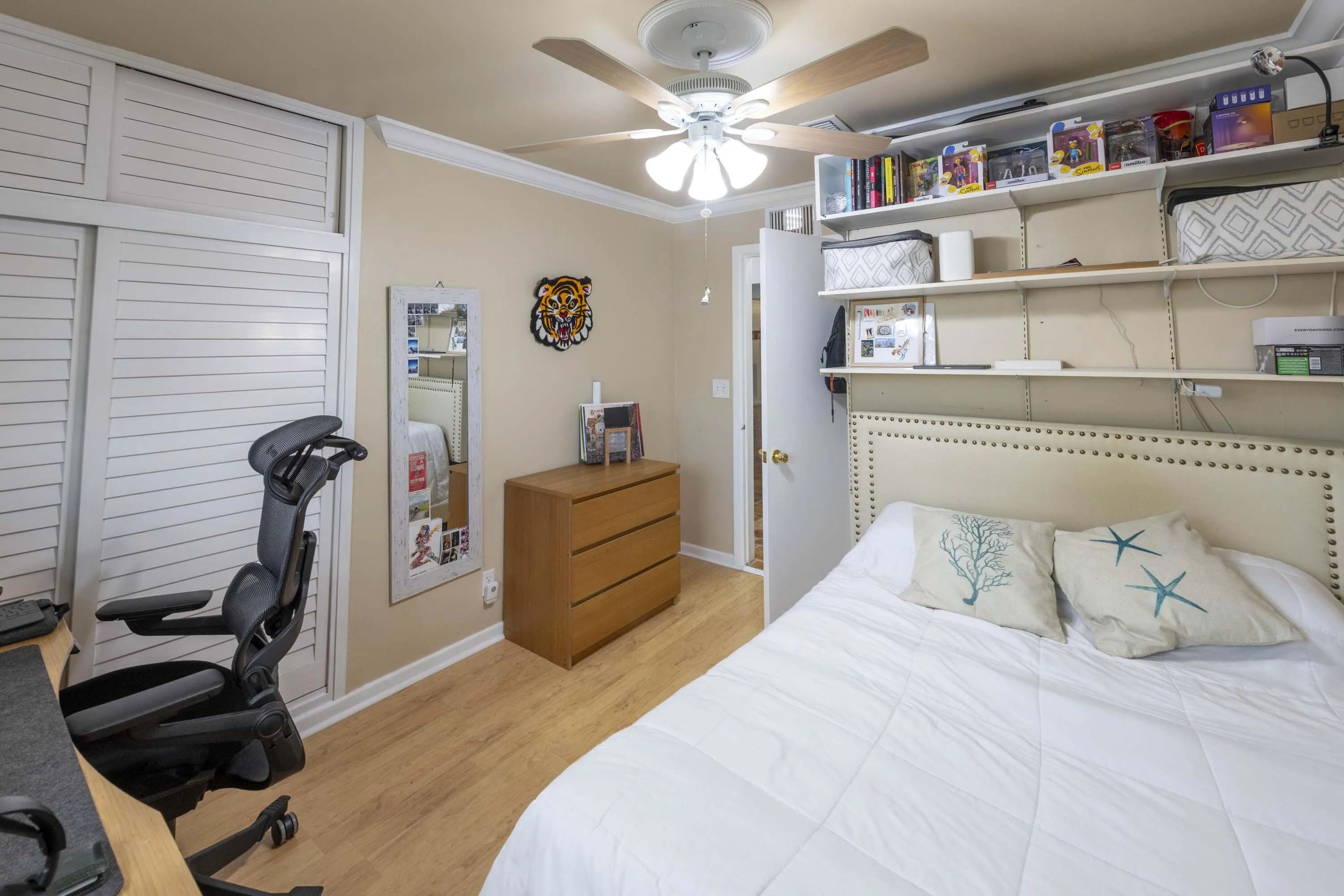 Second bedroom