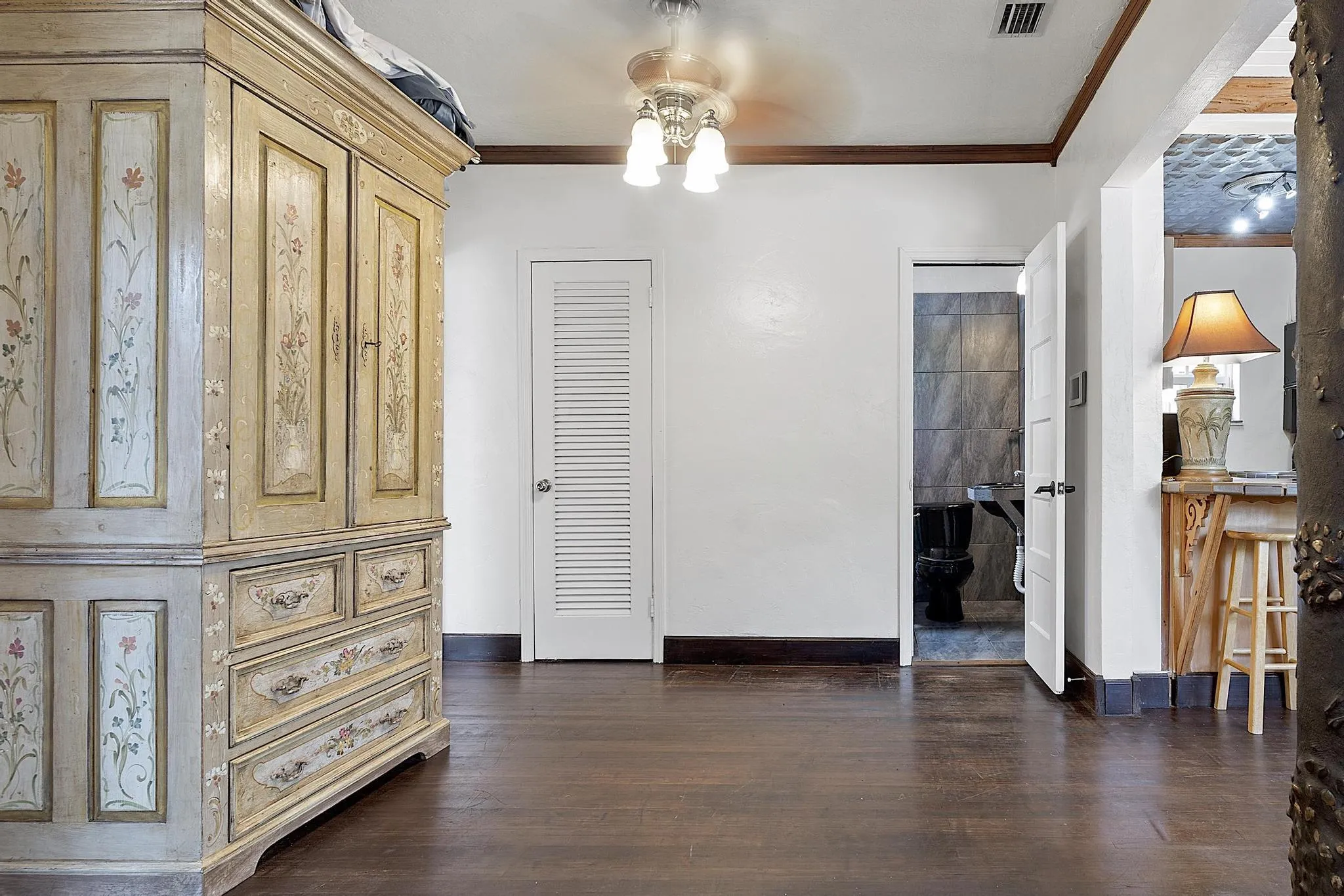 615 7th ave N - - 005