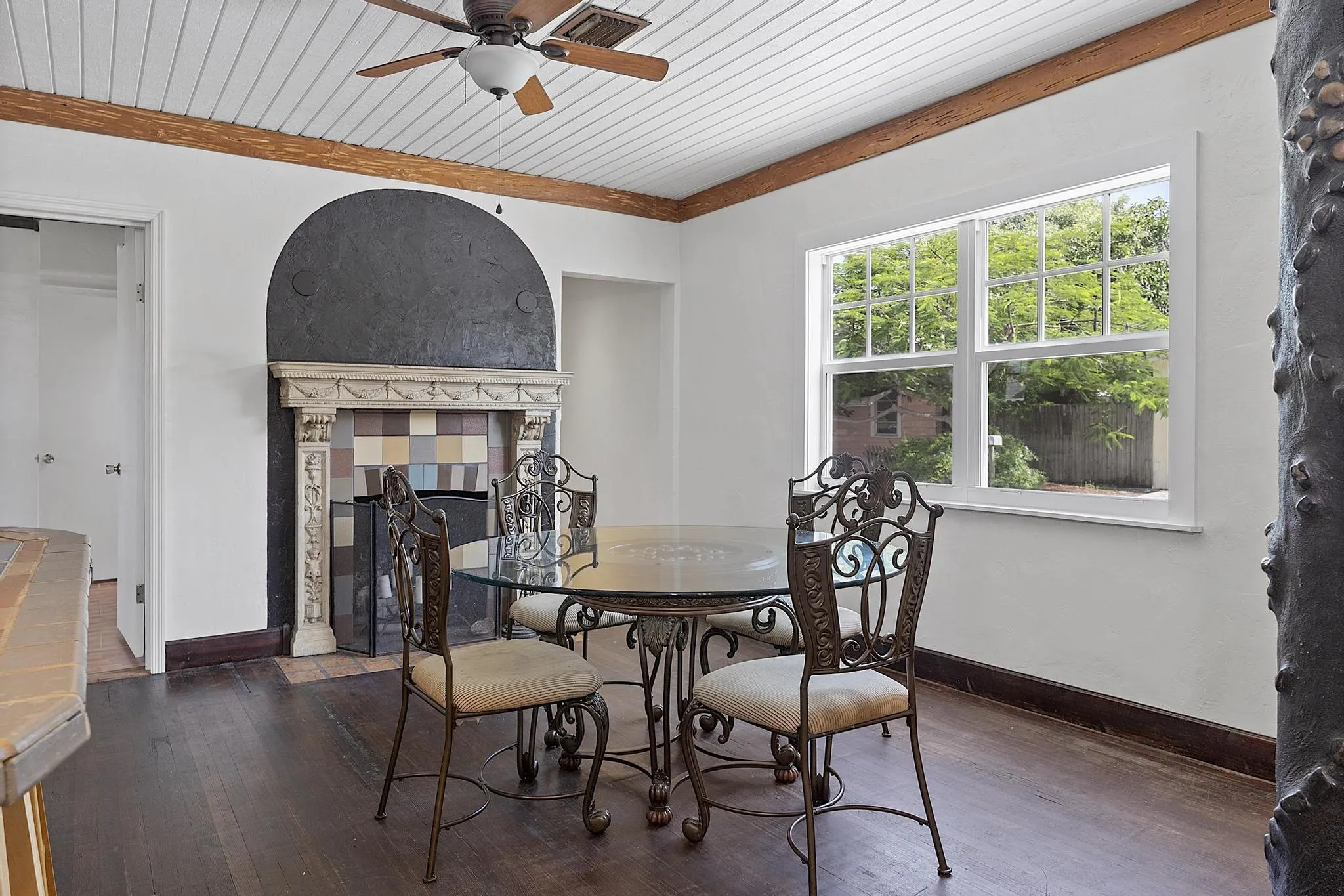 615 7th ave N - - 008