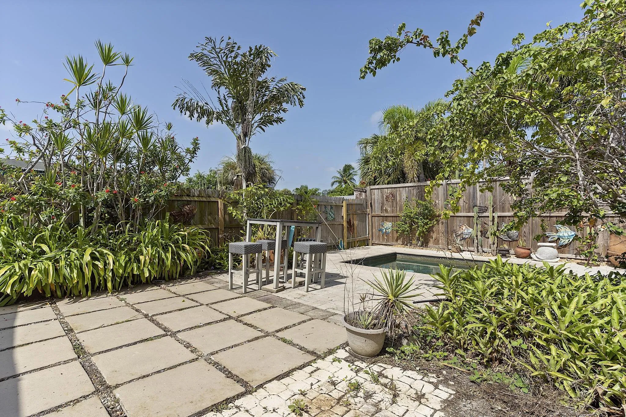 615 7th ave N - - 032