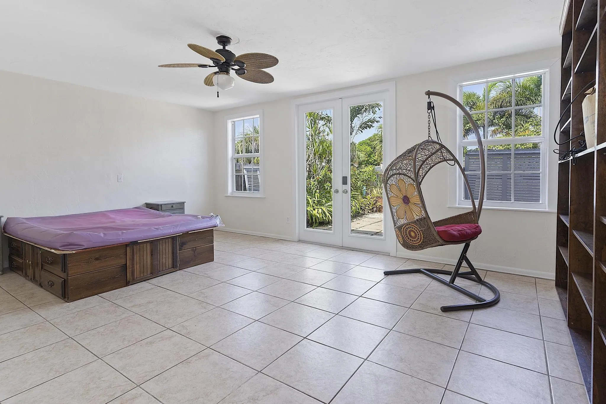 615 7th ave N - - 027