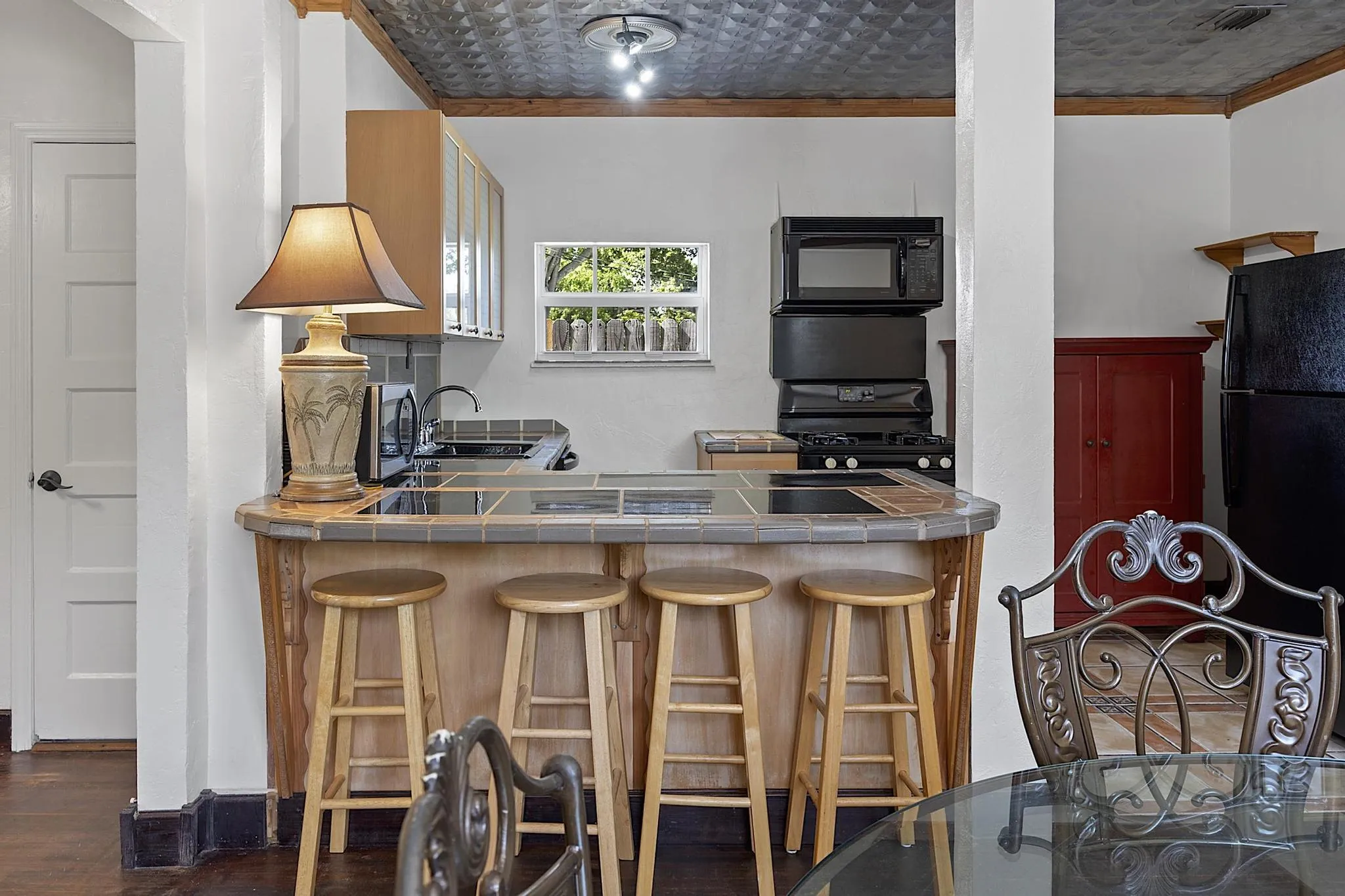 615 7th ave N - - 017