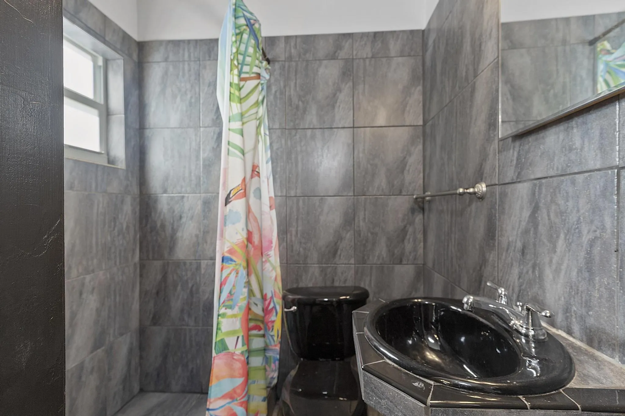 615 7th ave N - - 010
