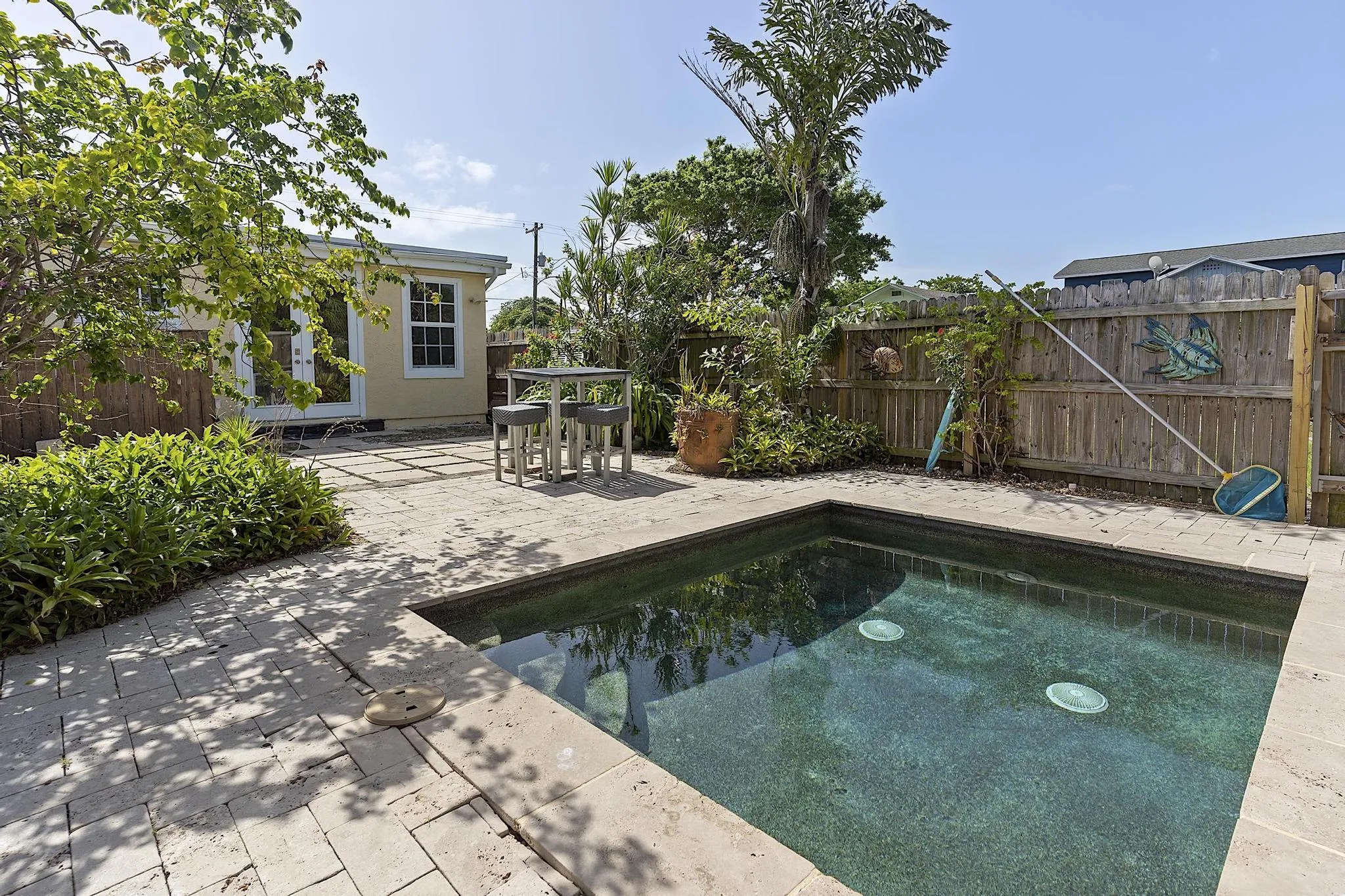 615 7th ave N - - 036