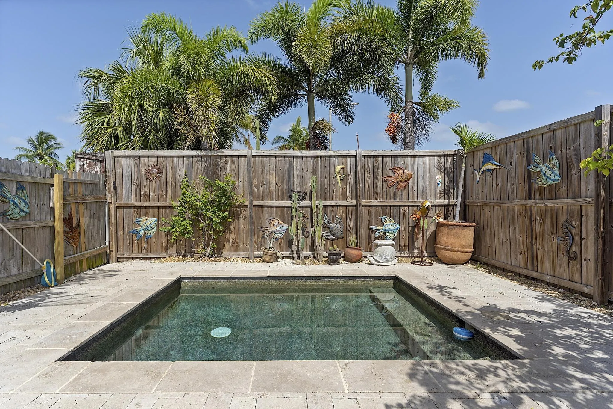615 7th ave N - - 033