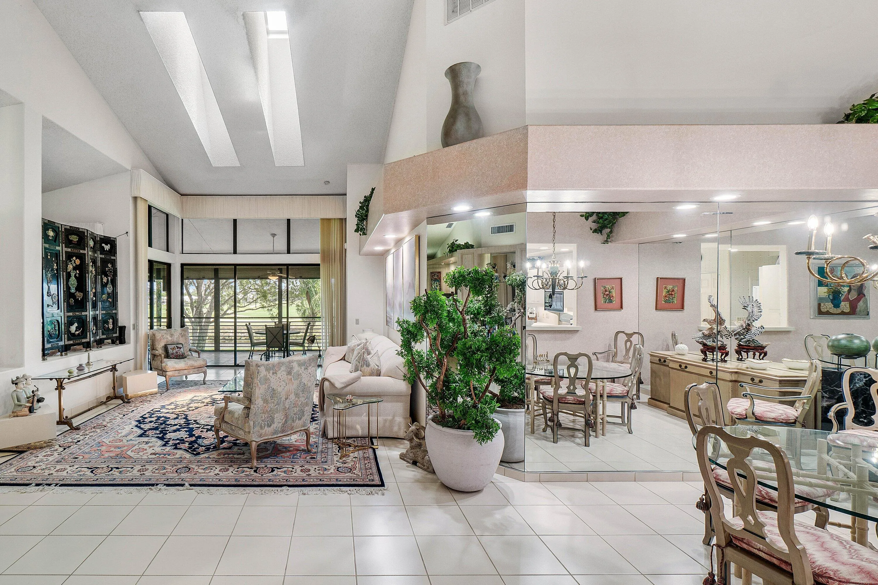 Living Room / Dining Room