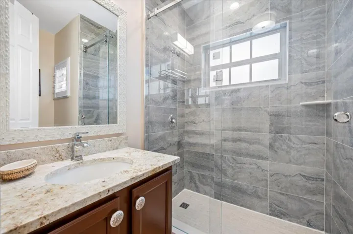 2nd Bathroom