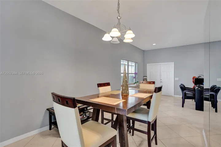 Dinning / Entry