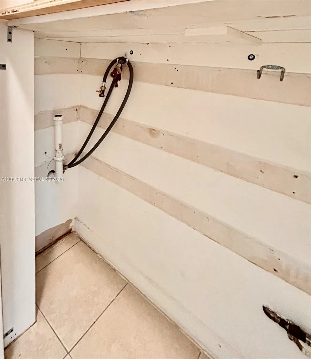 Hook-up laundry or closet