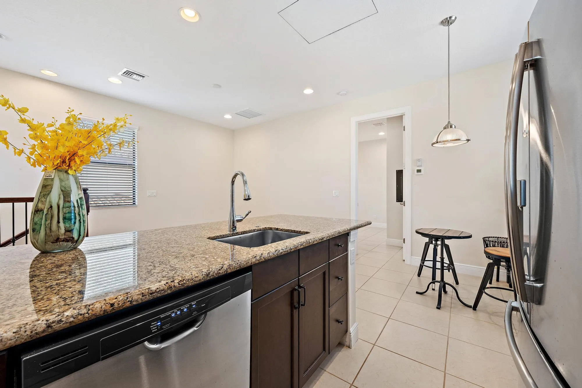 8023 Hobbes Wy-36