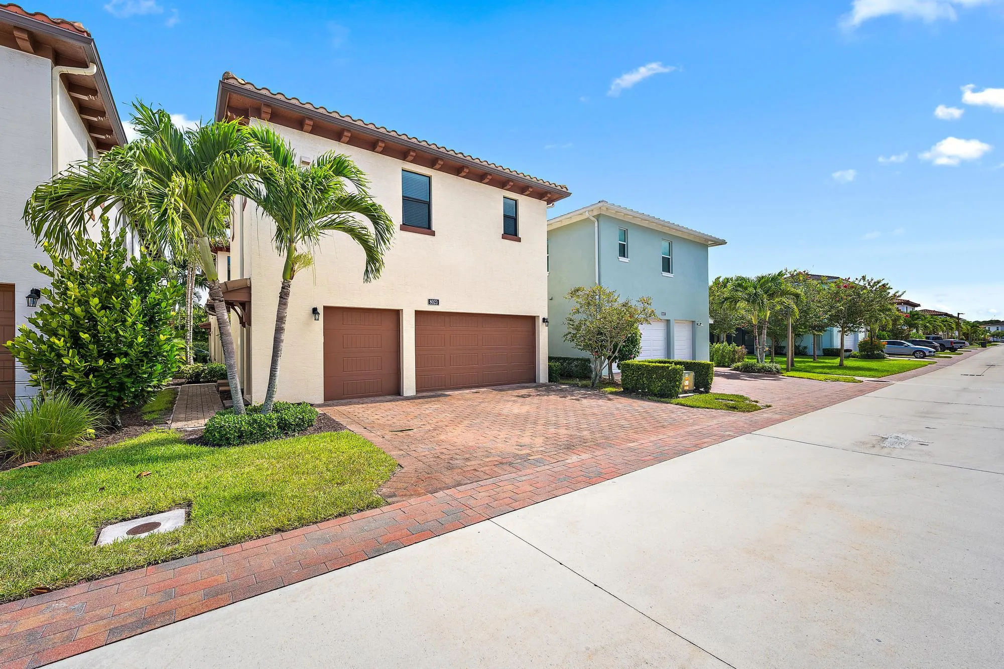 8023 Hobbes Wy-6