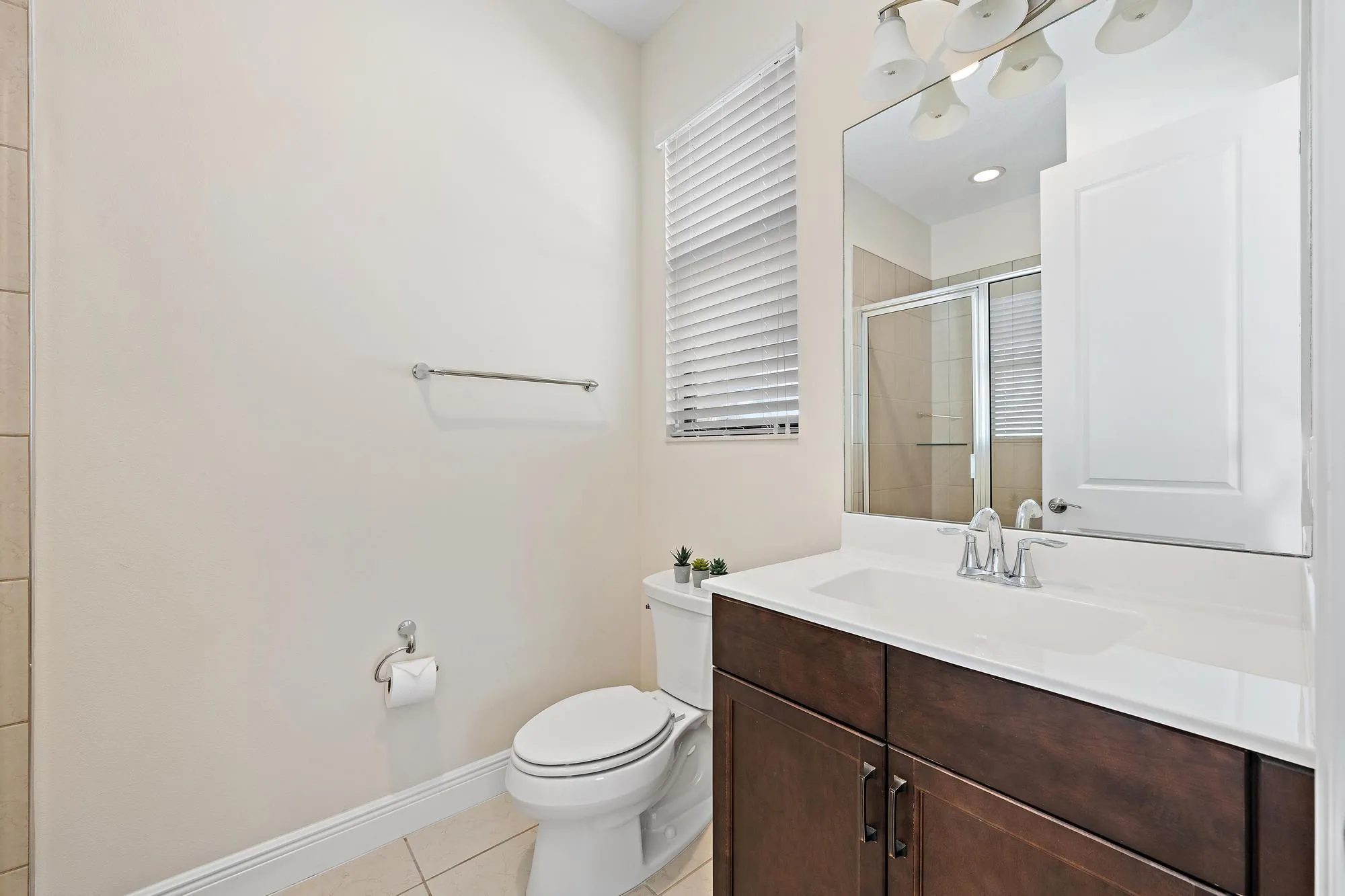 8023 Hobbes Wy-27