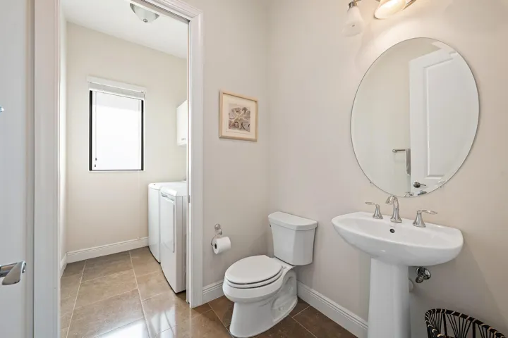 8023 Hobbes Wy-18