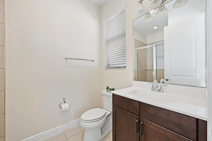 8023 Hobbes Wy-27