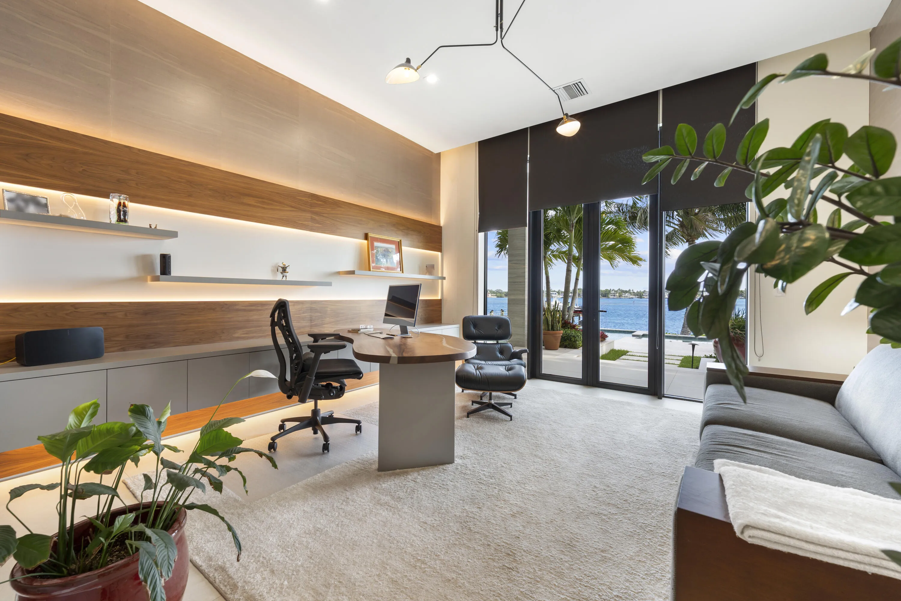4th bedroom currently used as an office