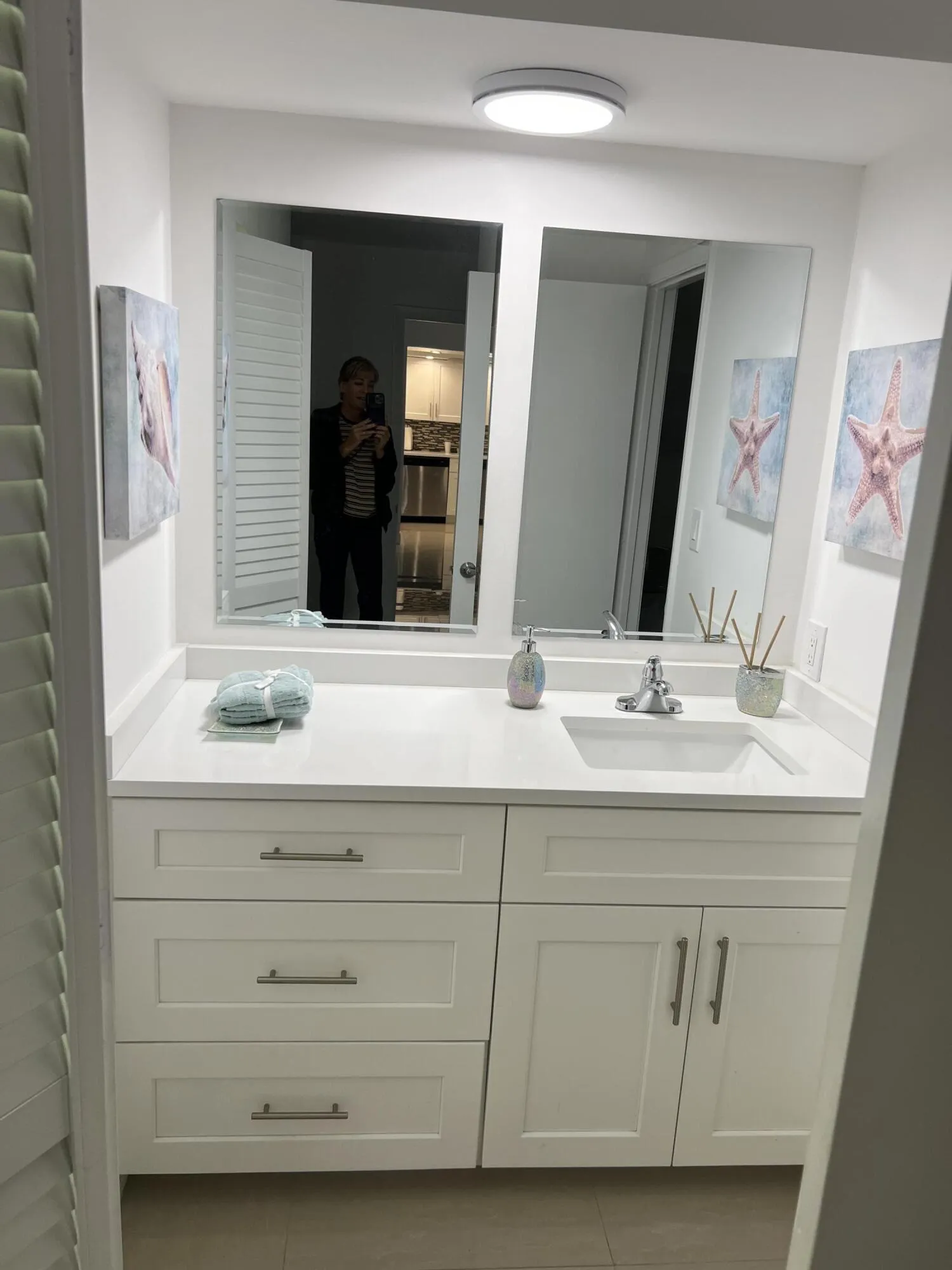 Master sink,seperate from bath